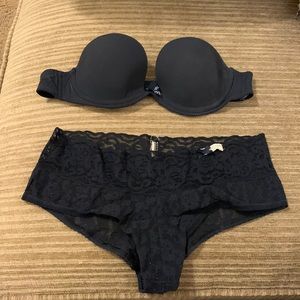 Hollister bra and underwear set